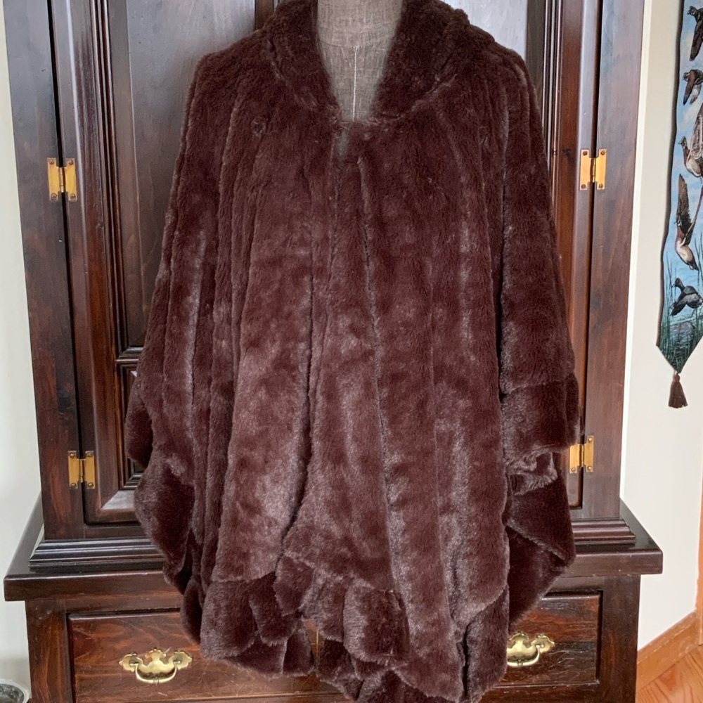 Elegant Brown Faux Fur Hooded Cape